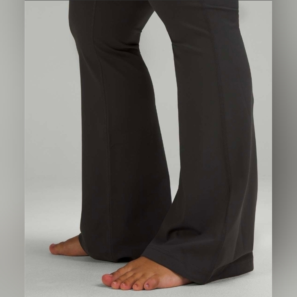 Lululemon Groove Super-HR Flared Pant Nulu, Size 12 - Picture 8 of 8